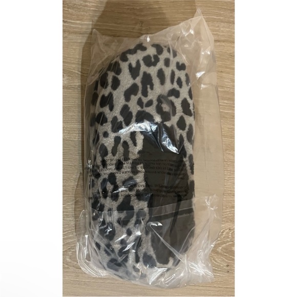 NWT Isaac Mizrahi Leopard Print Slippers - Picture 3 of 7